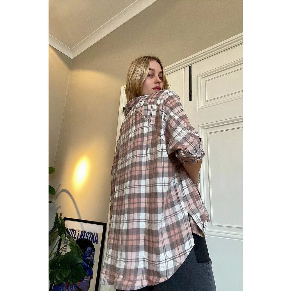 Urban Outfitters Oversized Plaid Flannel Button Down Blouse - Picture 3 of 10